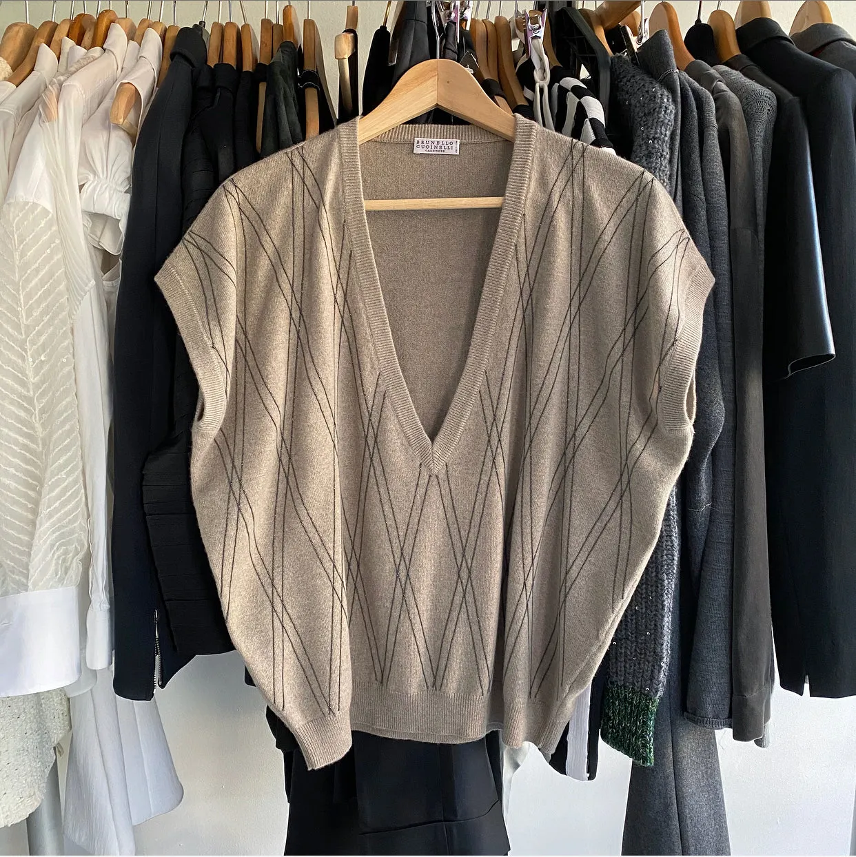 Brunello Cucinelli Taupe Cashmere BeadV-Neck Sweater Top - S / M