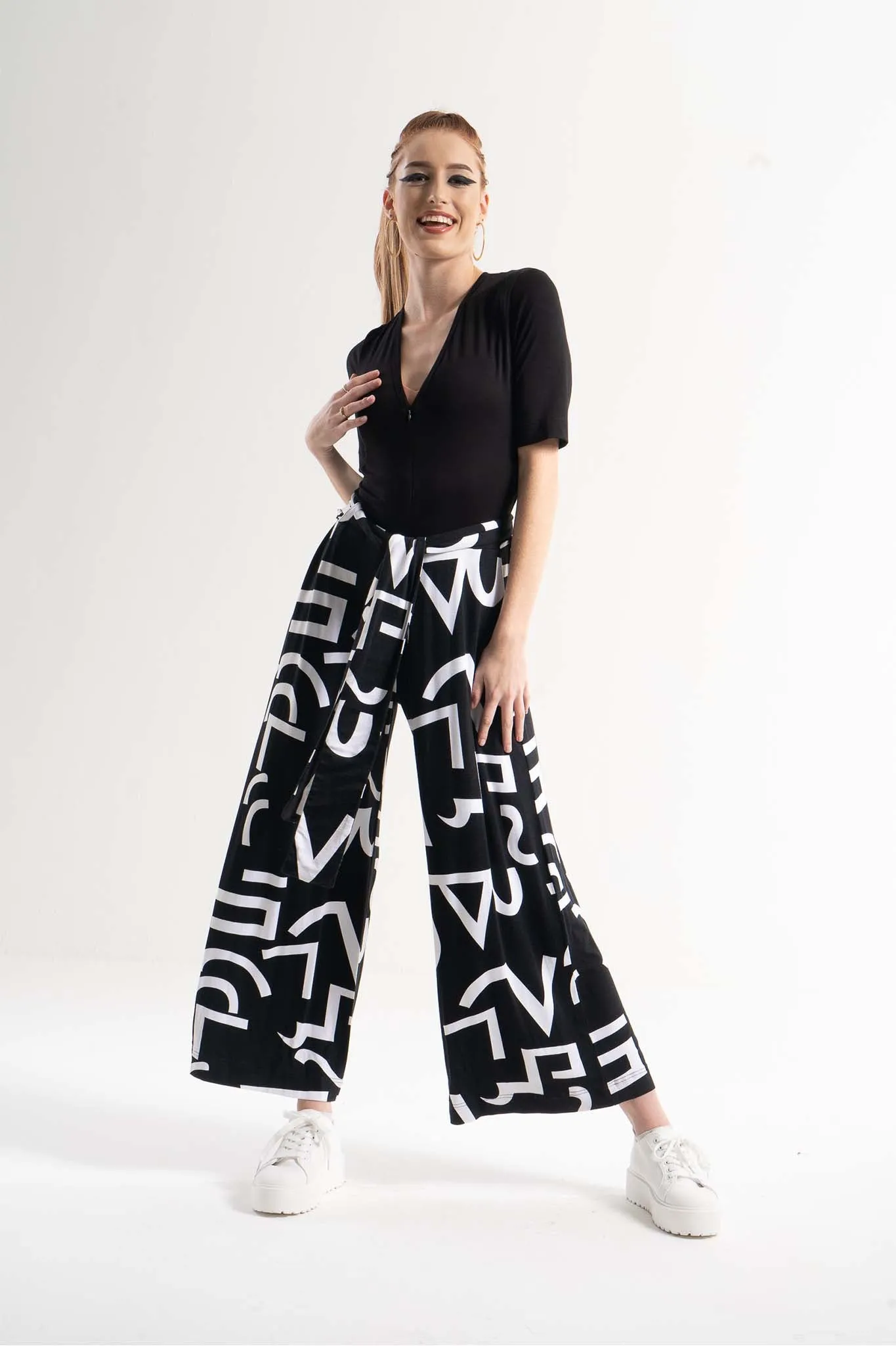 DOREEN Navy Floral Print