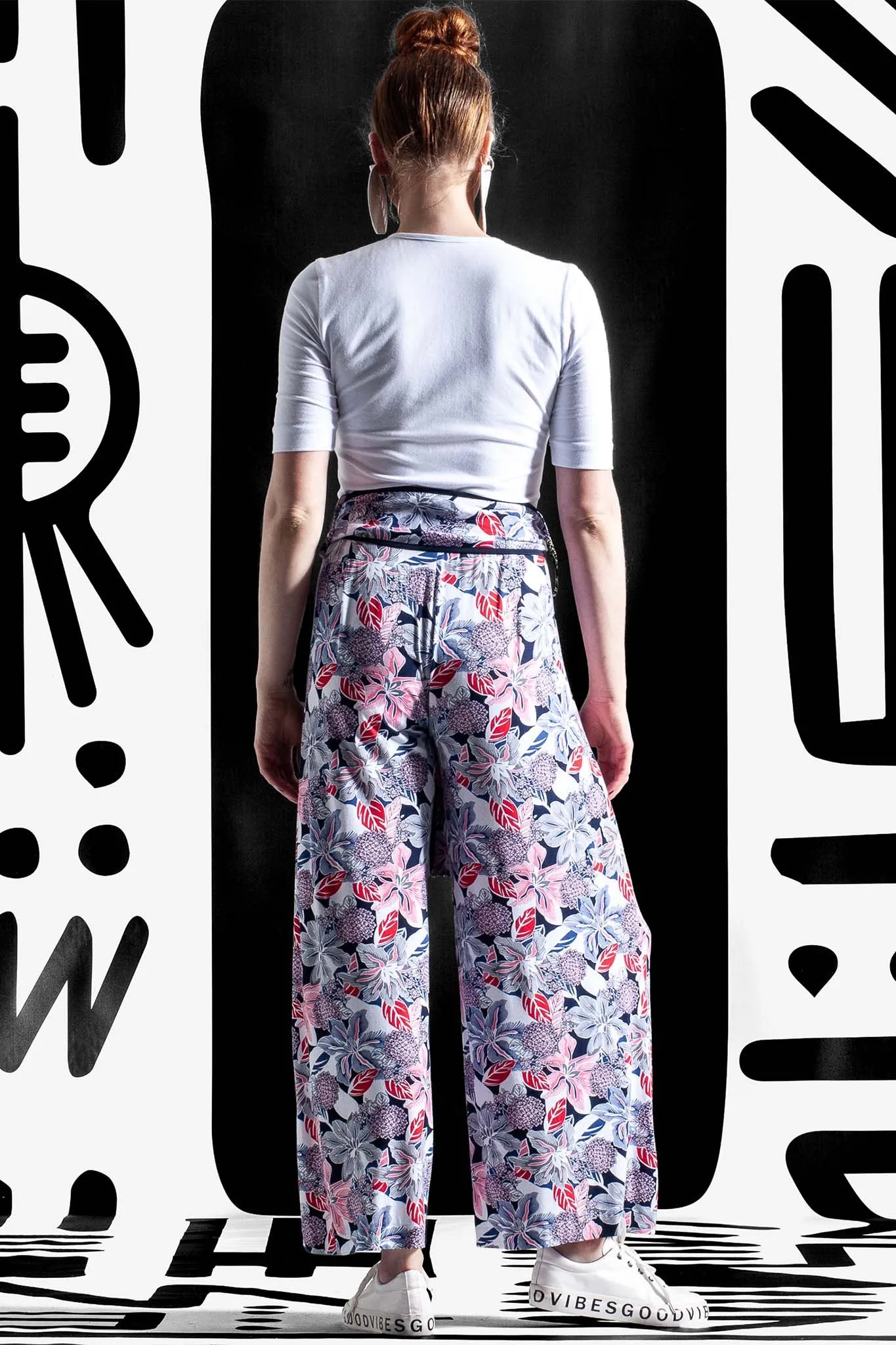 DOREEN Navy Floral Print