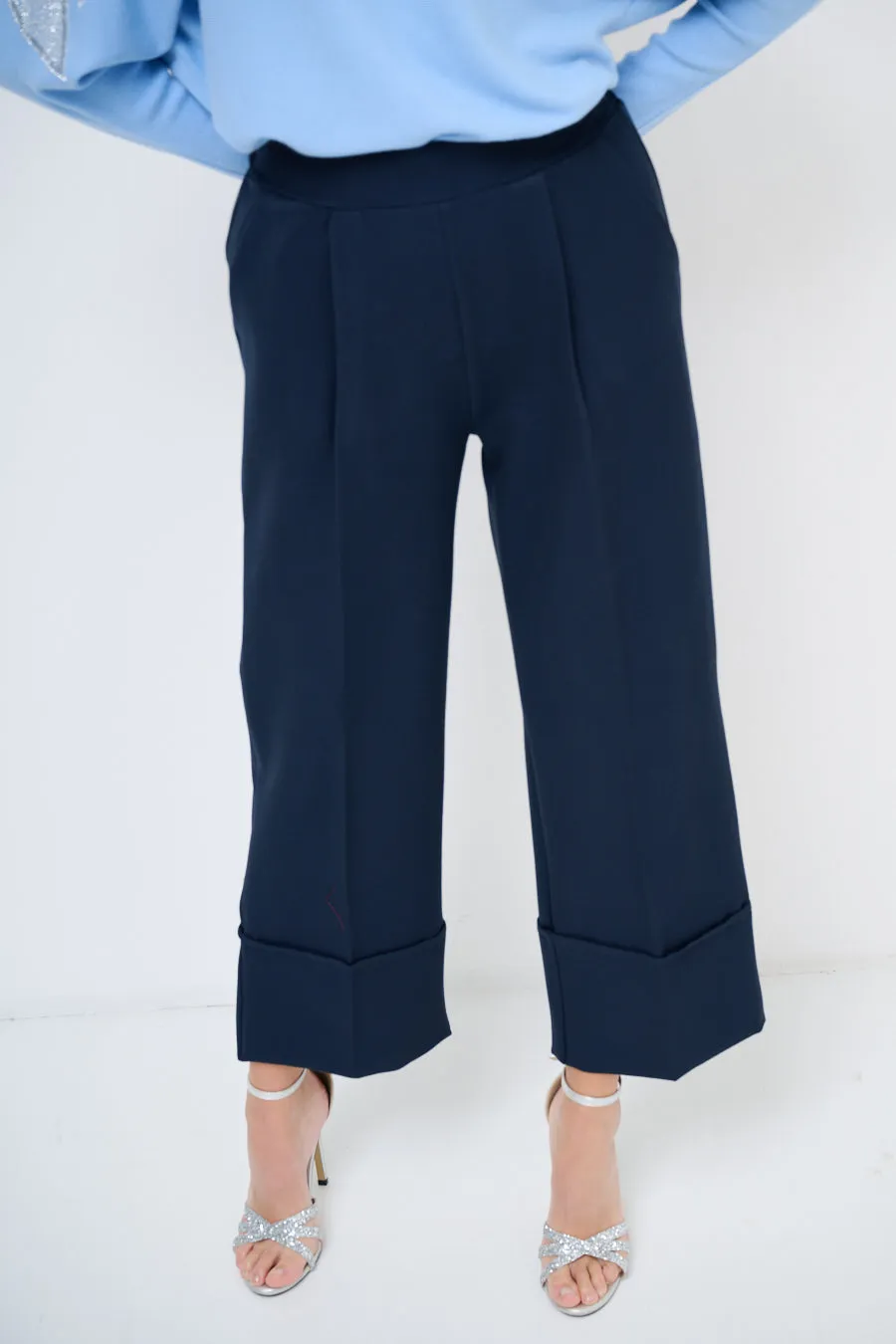 Pleated wide-leg trousers wholesale