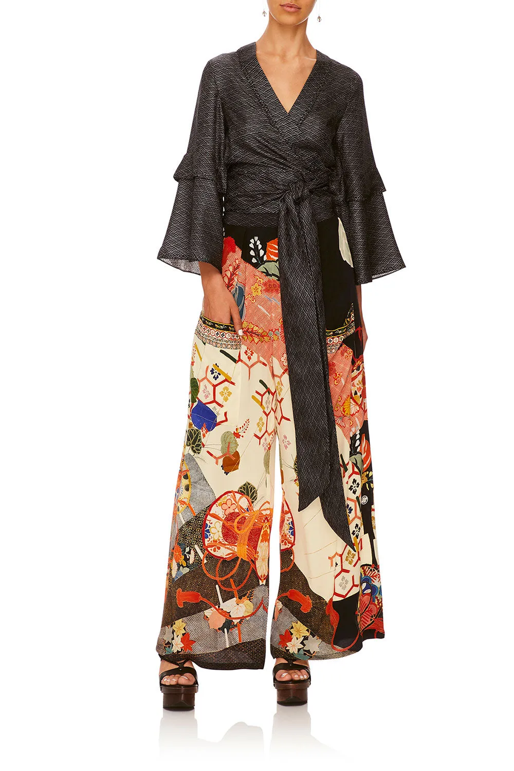 WIDE LEG TROUSER WITH FRONT POCKETS KISSING THE SUN